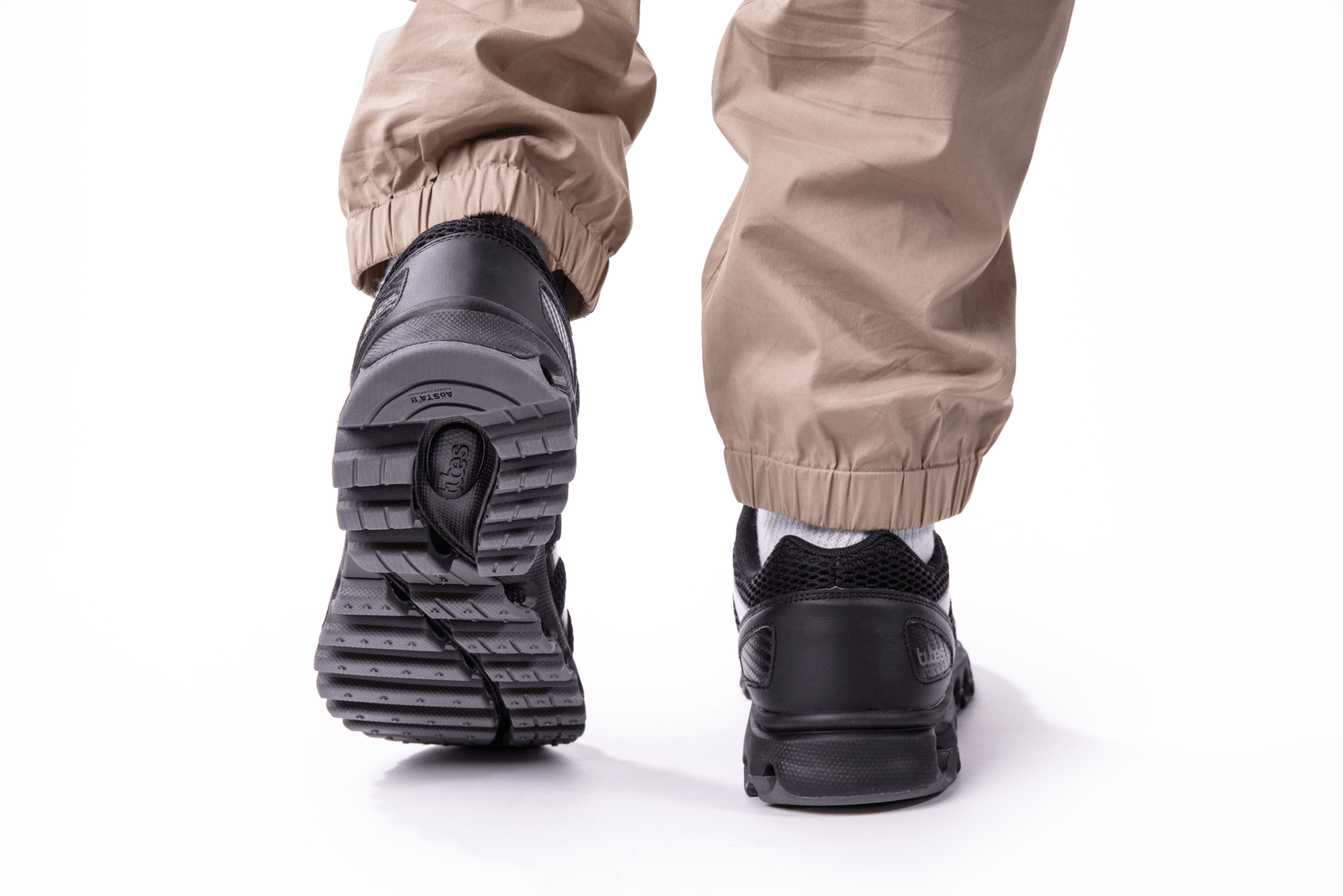 07112 - 011 - M | TUBES 200 | BLACK/CHARCOAL - K - Swiss US - FOOTWEAR