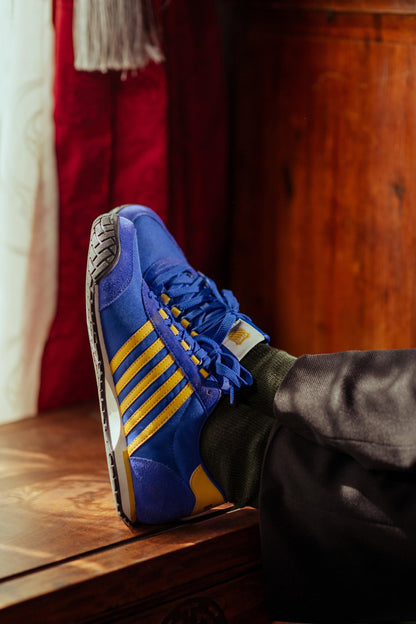 09463-482-M | VINTAGE TRAINER T | SURF THE WEB/GOLD FLAKE