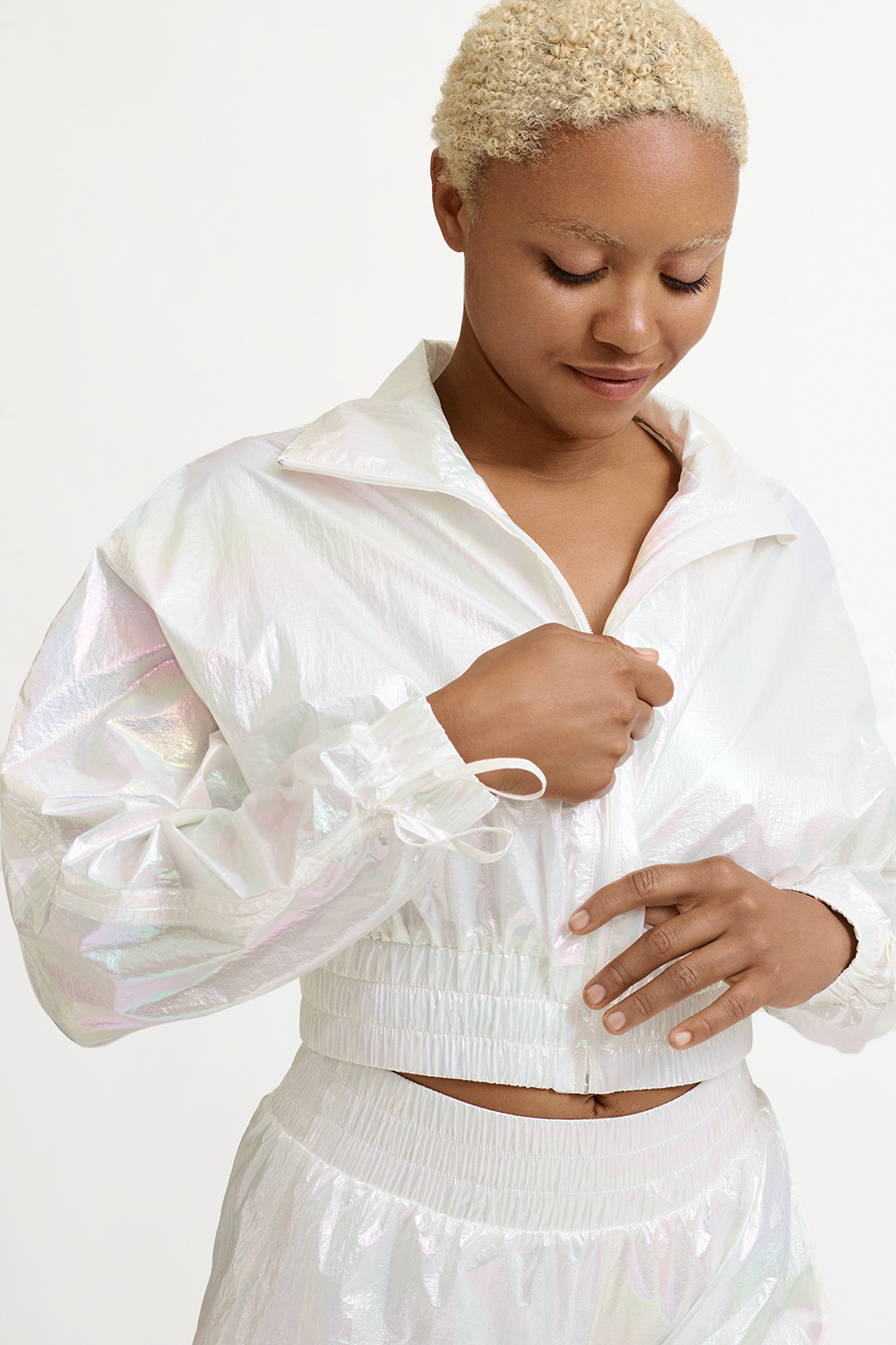 195618-040 | GLOWUP FLY AWAY JACKET X ELEVEN BY VENUS WILLIAMS | PEARL WHITE